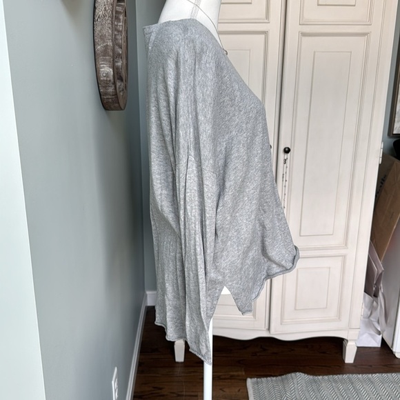 Eileen Fisher Light Gray V-Neck  Organic Cotton Top Size L - Picture 2 of 4